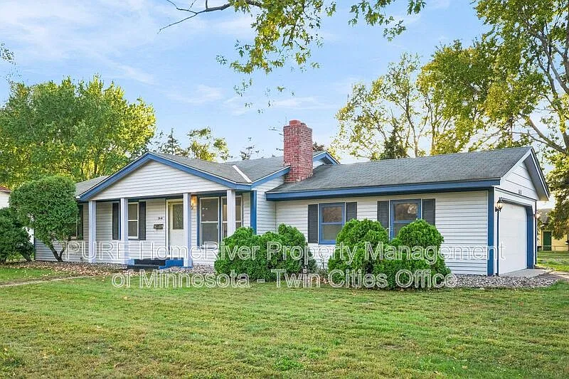4 bed, 2.0 bath, 1800 sqft, $2,590 — Photo 3