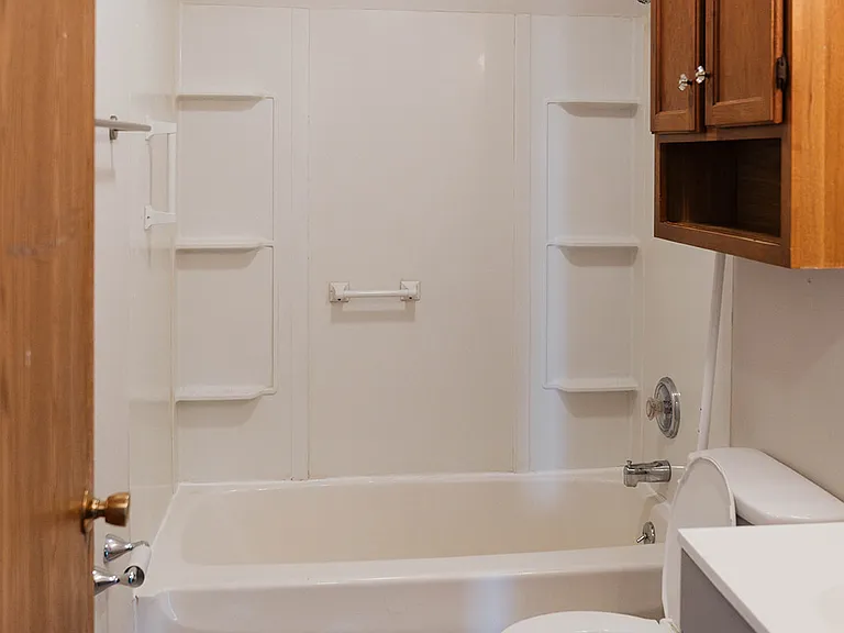 405 Lake St — Photo 11