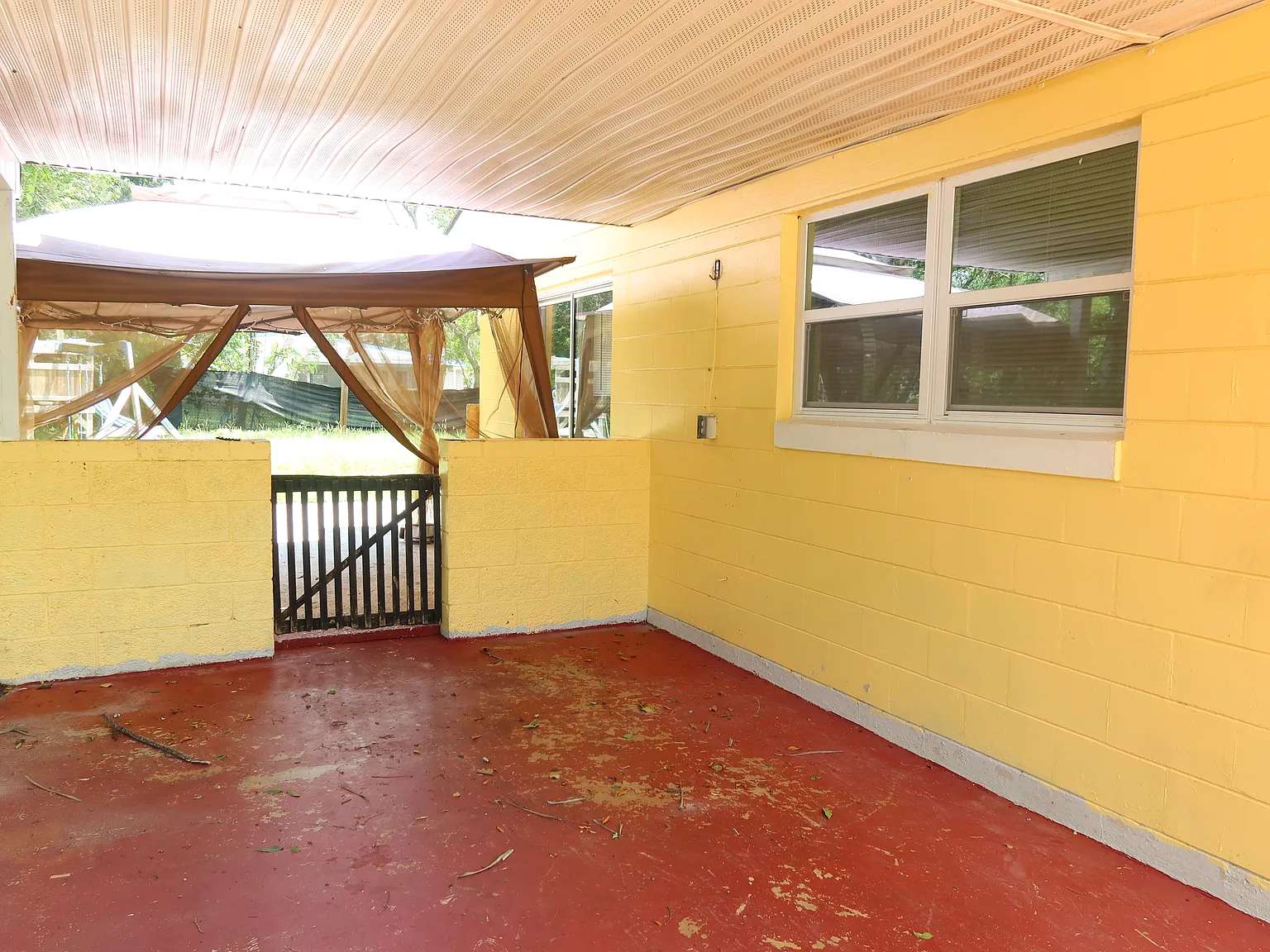 3 bed, 1040 sqft, $1,800 — Photo 3