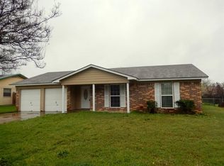 6925 Knob Hill Rd, Forest Hill, TX 76140