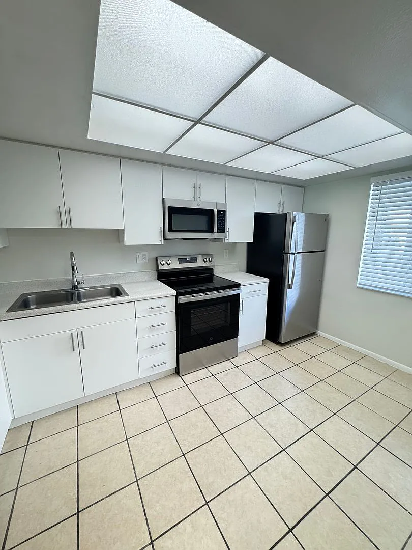 Whitfield Village Apartments — Photo 4