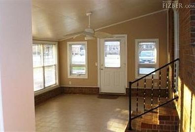 sunroom (2nd living room)