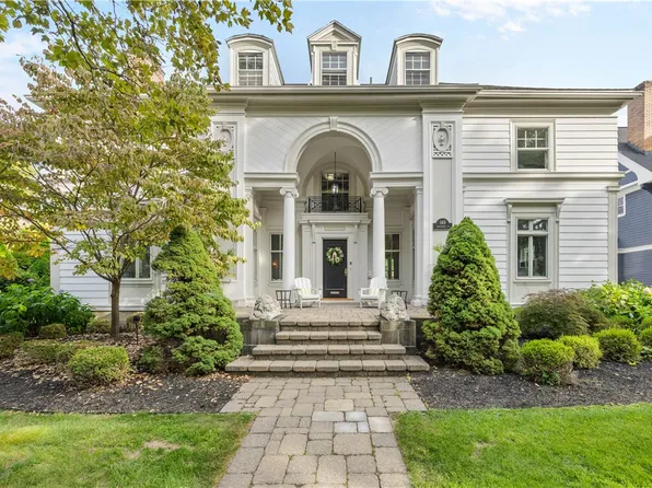 148 Barrington St, Rochester, NY 14607