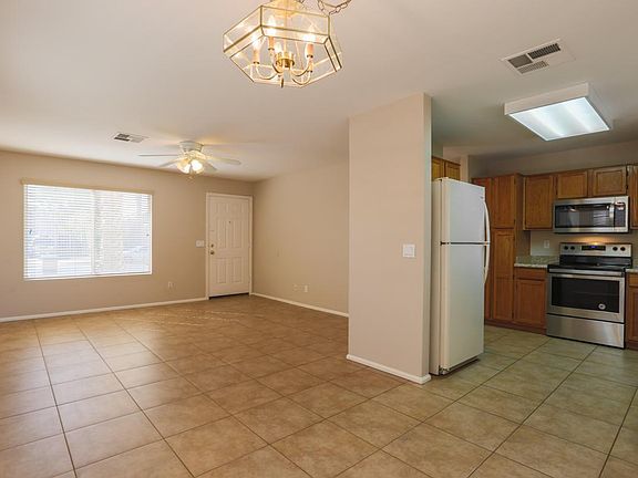 4th image of 5064 E Colby St
