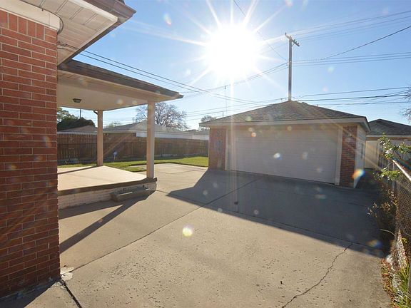 3rd image of 15360 Juliana Ave