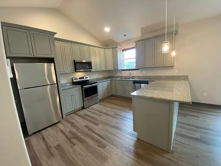 108 W Greenfield Ave — Photo 8