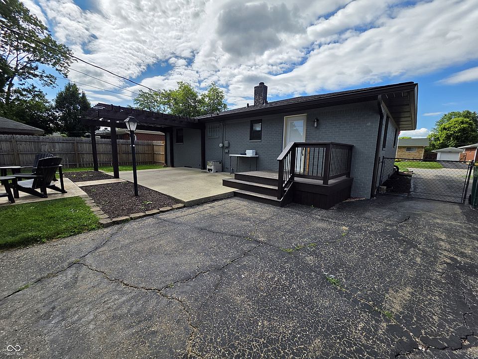 2nd image of 5534 Meadowood Dr