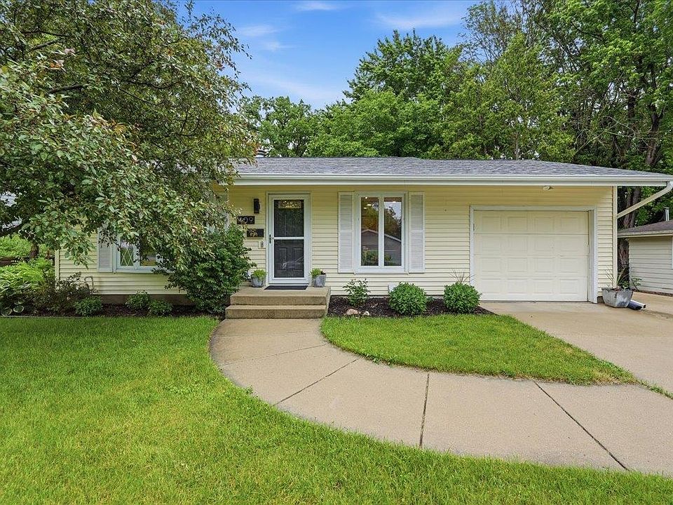 1st image of 409 Topaz Ln