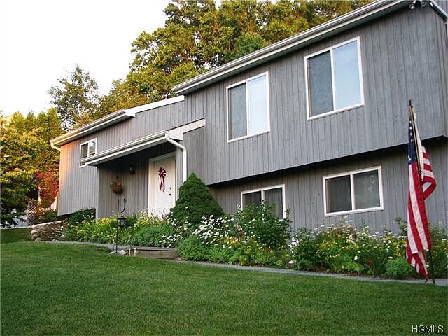 1st image of 2 Carol Ct