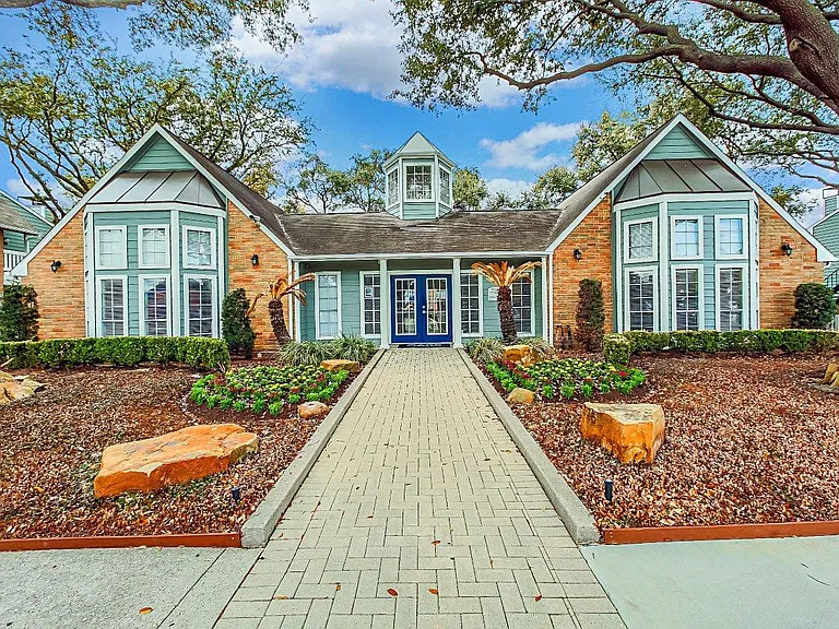 Oaks at Greenview — Photo 4