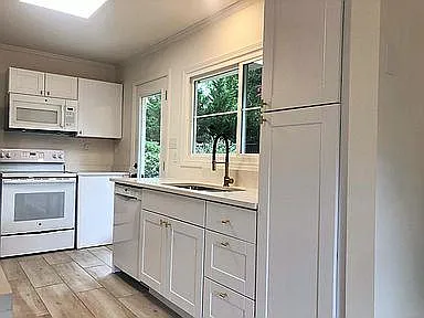 912 Wesley Rd — Photo 5