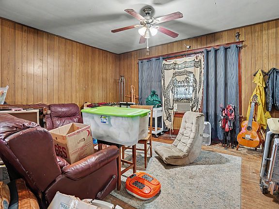 4th image of 626 8th Ave S