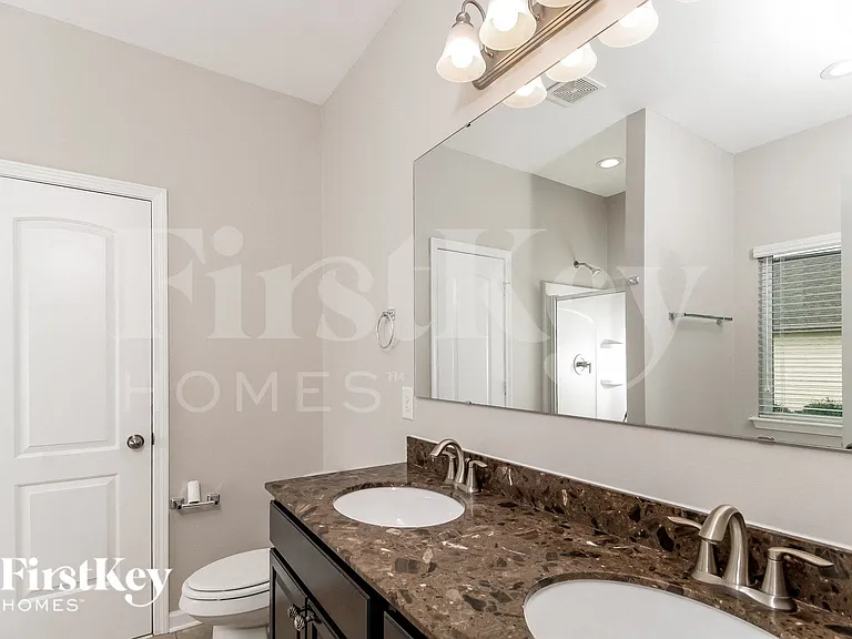 2675 Lamplight Cir — Photo 8