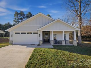 4418 Bristol Dr, Morganton, NC 28655