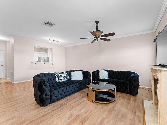 2nd image of 17557 Red Oak Dr #7557