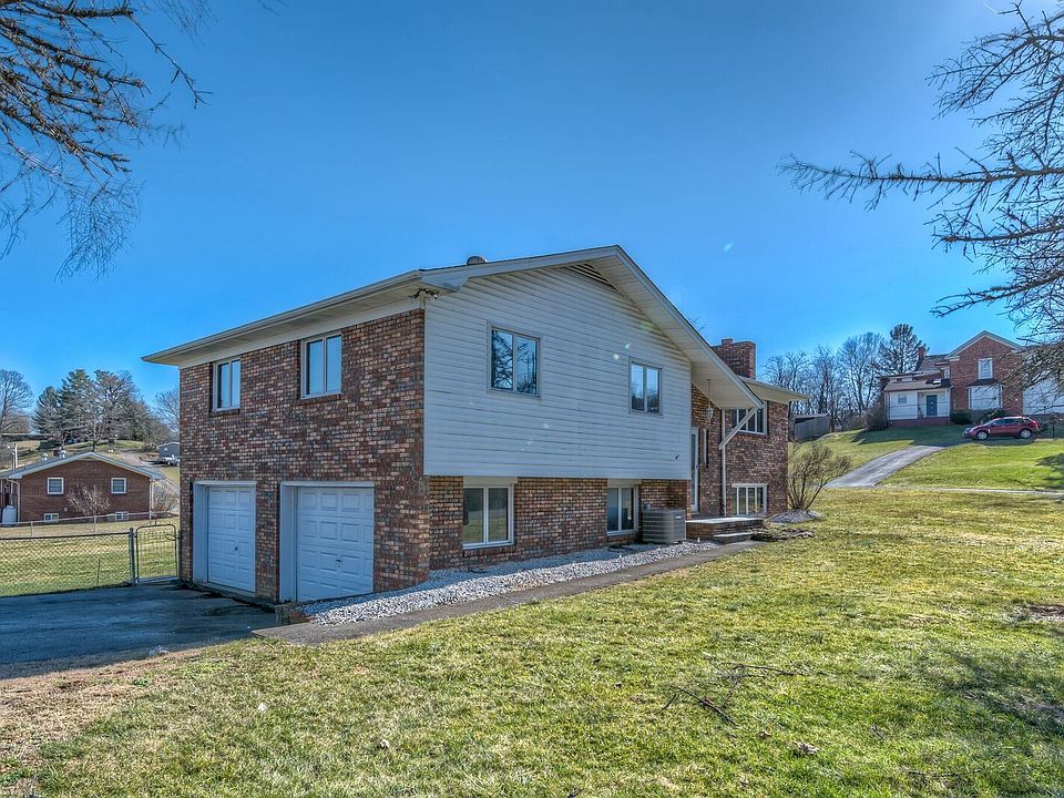 1st image of 102 Meades Dr