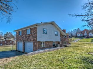 102 Meades Dr, Castlewood, VA 24224