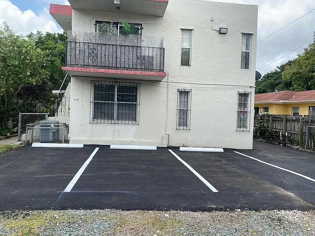 1878 NW 24th St #2