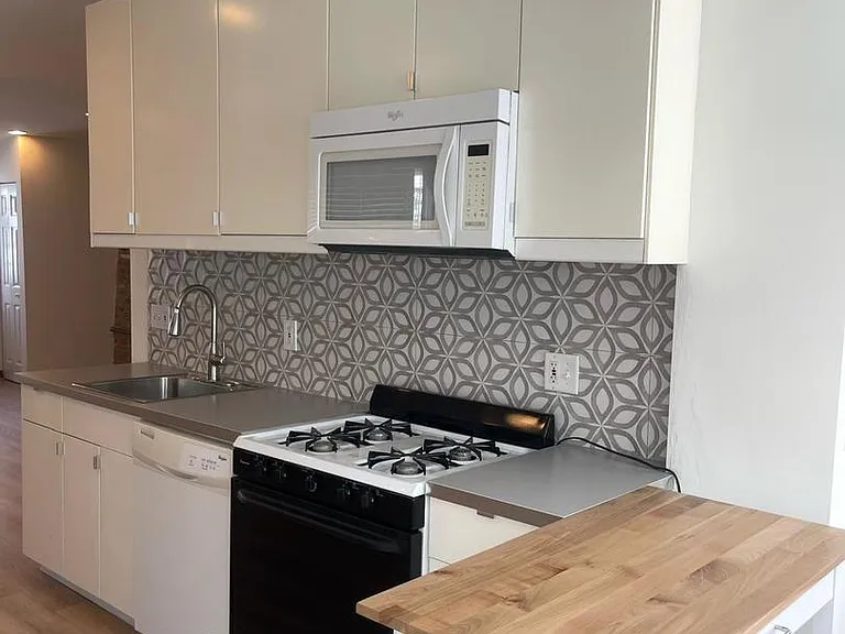 1526 N Artesian Ave #CH — Photo 6