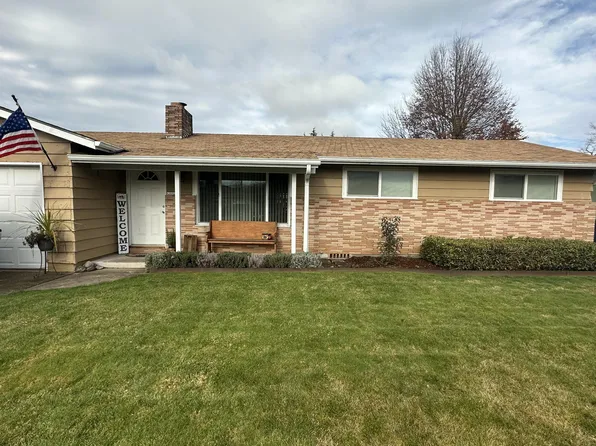 1082 W 7th Pl, Junction City, OR 97448