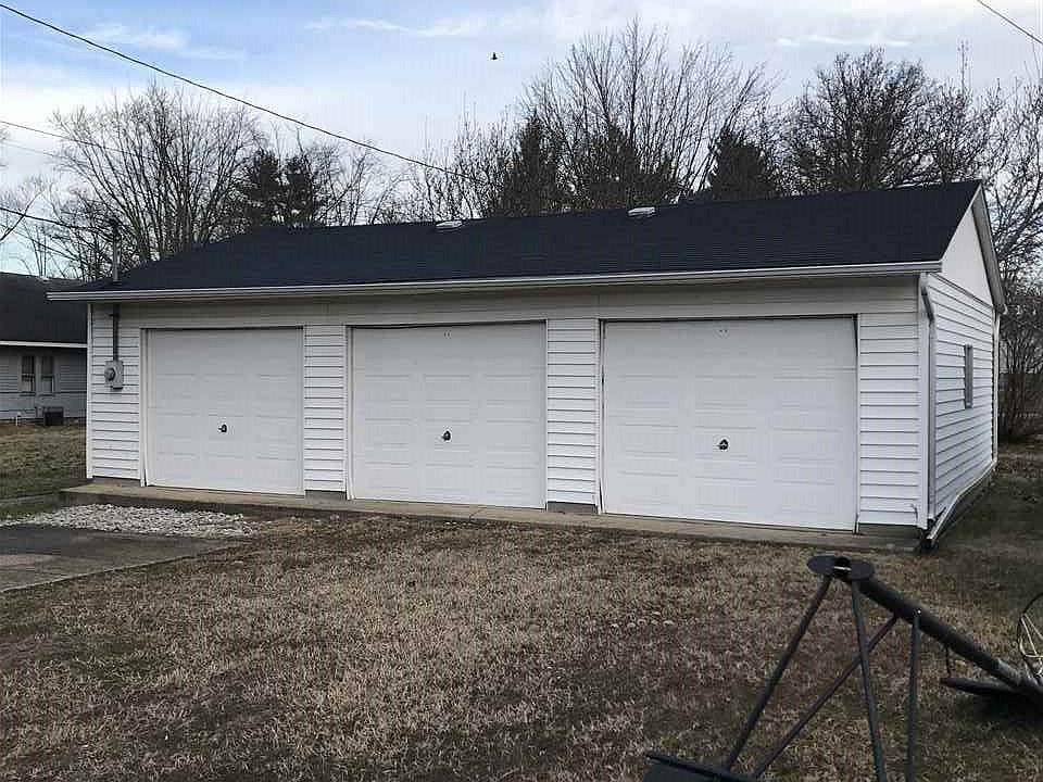 2nd image of 8212 E Terhune St