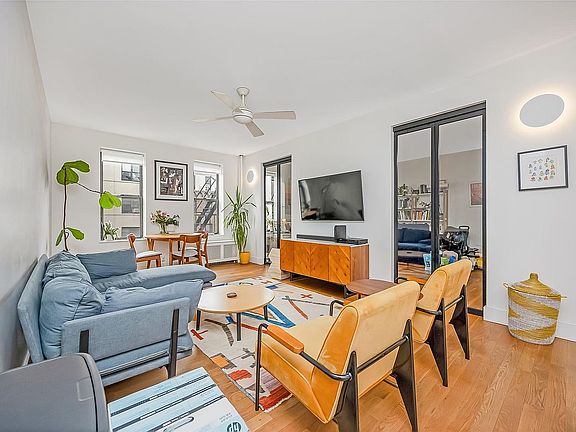 2nd image of 35 Crown St APT 5A