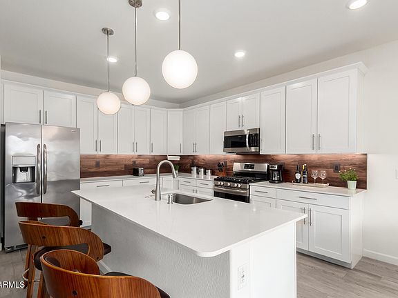 5th image of 20365 W BRITTLEWOOD Avenue