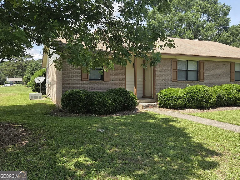 8437 Pineland Dr — Photo 2
