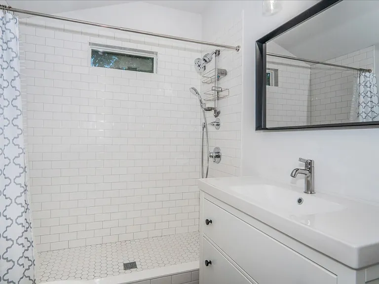 2416 E Clark St #1 — Photo 6