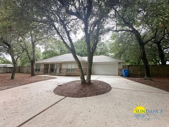 8484 Randall Dr, Navarre, FL 32566