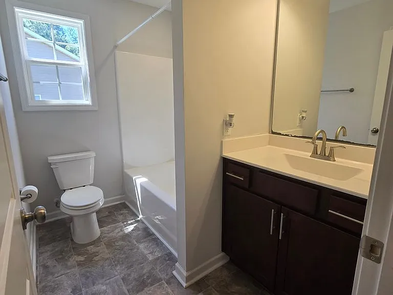 313 Mann St — Photo 12