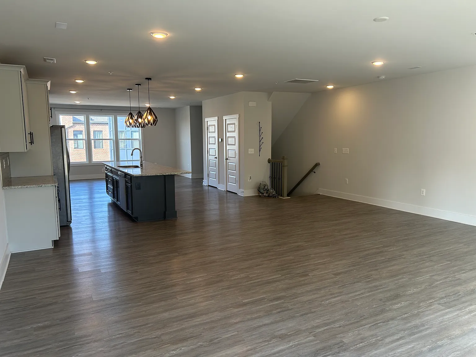 3 bed, 2.5 bath, 2509 sqft, $2,900 — Photo 3