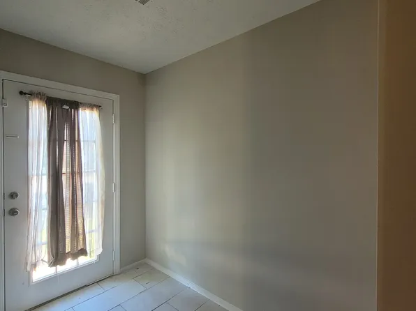 489 Prince Of Wales, Stone Mountain, GA 30083