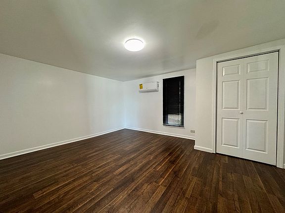 4th image of 778 Hodge St