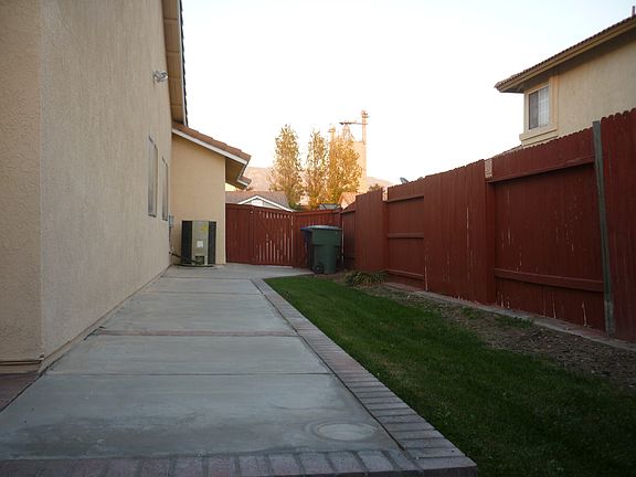 3rd image of 4854 N Jade Stone Ave