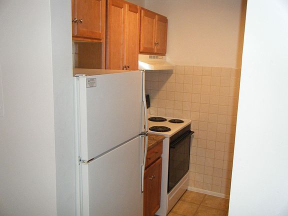 5th image of 547 Brookside Dr APT K
