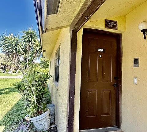 3rd image of 419 GLENWOOD Drive