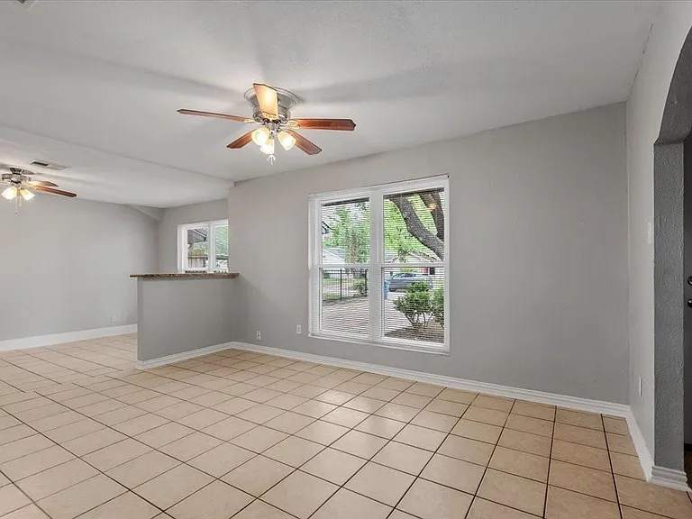 1935 Barnsley Ln — Photo 10