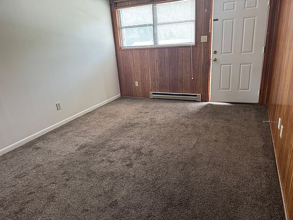 5th image of 703 Lake Dr APT D