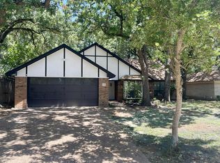 118 Oakhaven Dr, Grand Prairie, TX 75050