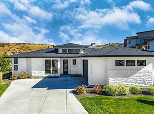 1275 E Broadstone Ct, Boise, ID 83702
