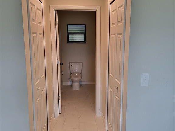 5th image of 817 NE 10th Ln