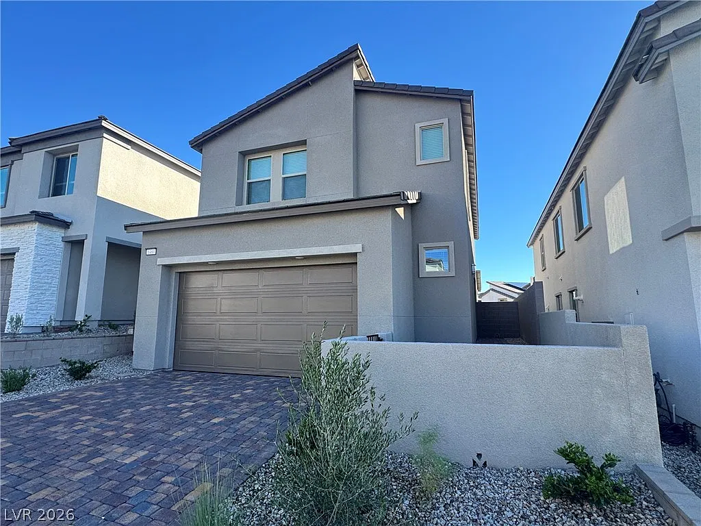 4 bed, 3.0 bath, 2242 sqft, $2,995 — Photo 2