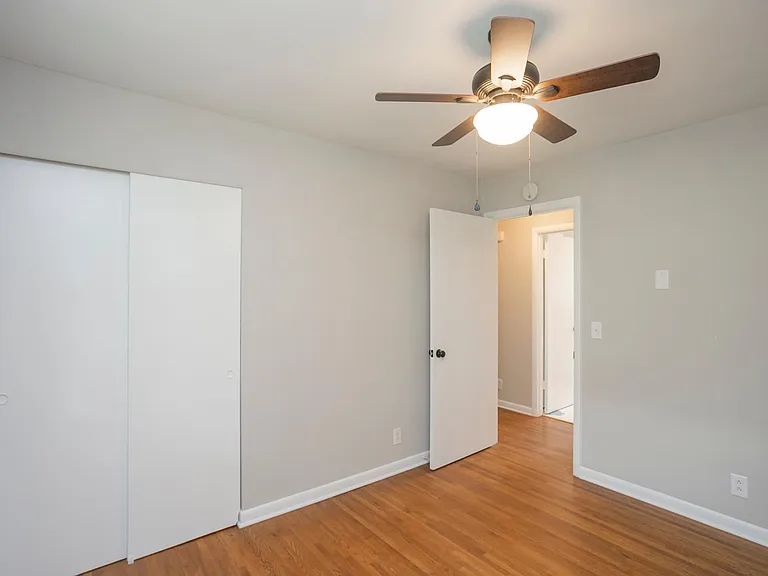 4933 Millerwood Dr — Photo 15