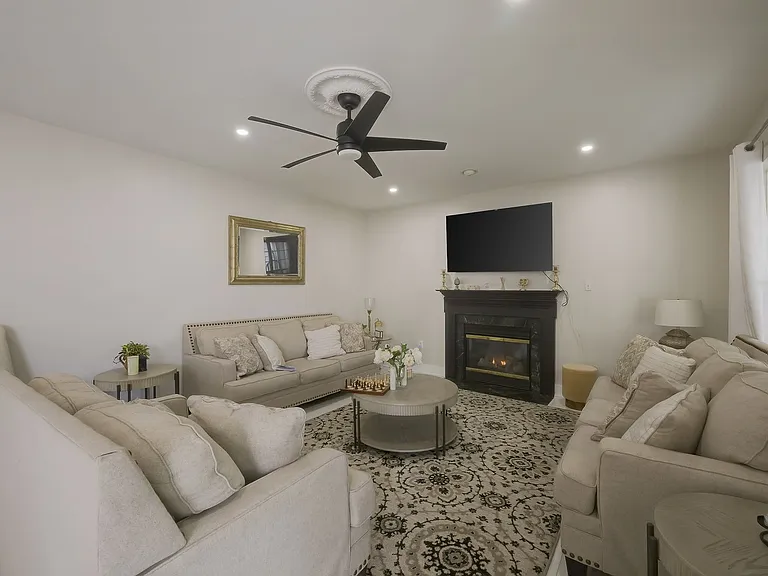 601 Crossover Ct — Photo 7