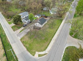6906 Sarpy Ave, Bellevue, NE 68147