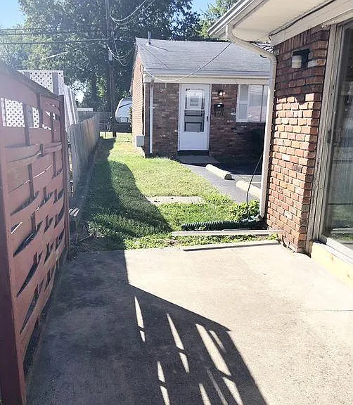 5517 Douglas Rd — Photo 10
