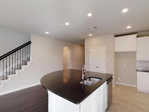 5th image of 1726 Indigo Creek Ln
