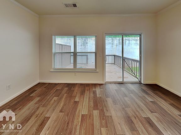 3rd image of 1112 Liberty Pkwy NW