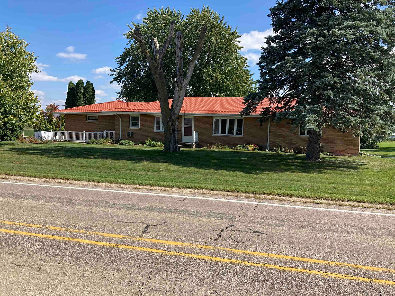 7924 Old Highway Rd, Peosta, IA 52068 Zillow